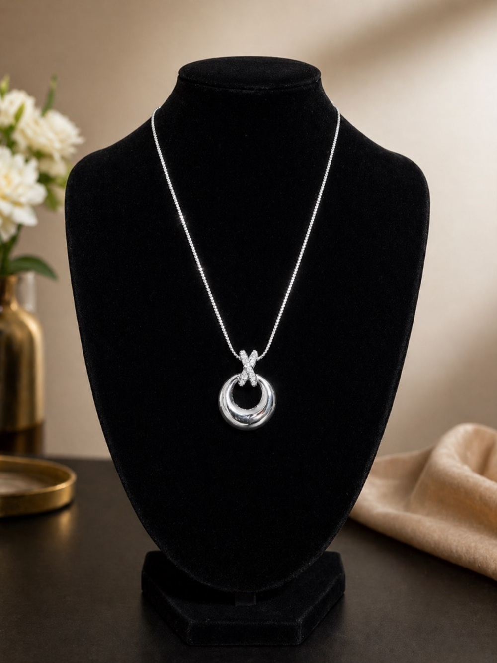 Nina Ricci Necklace 18” Swarovski Crystal Pendant Silver Tone New No Tags